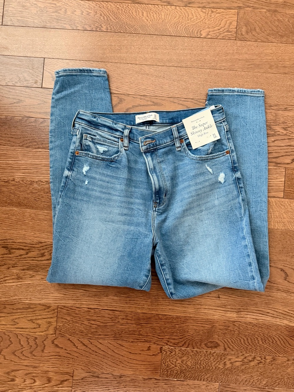 Abercrombie & Fitch Women's Light Wash Ankle Skinny Jeans